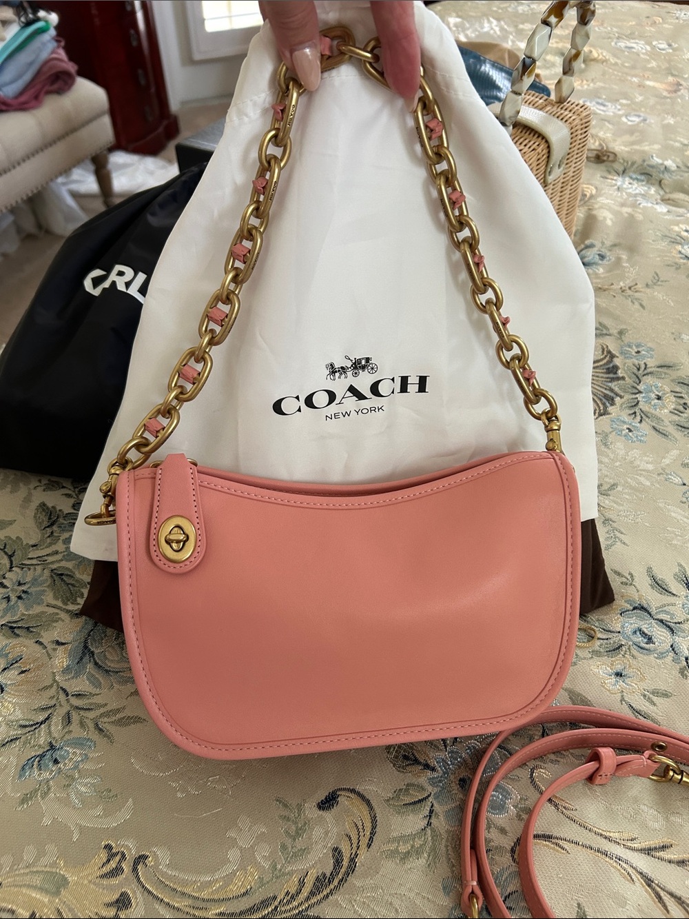 Coach Swinger Bag! Pink Leather Crossbody Bag with Brass & Leather Chain - Picture 11 of 11